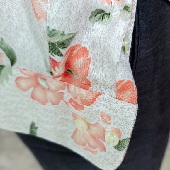 Chaps Petite Button-Down Floral Blouse Size M - Picture 4 of 8